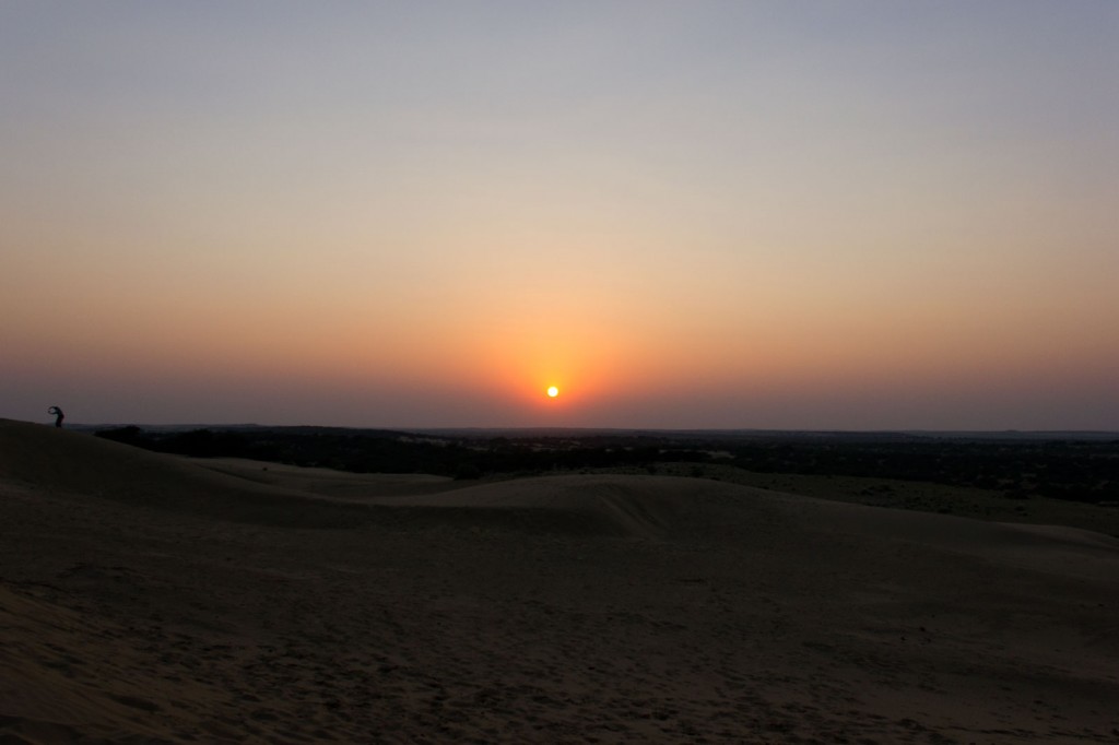Deserto ao redor do Vilarejo Khuri, Índia